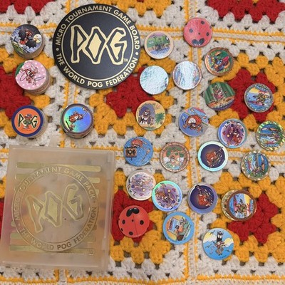 POG Micro Tournament Game Board Case + 70 Milk Pogs Official WPF Pogs 1994