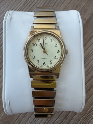 Casio Wristwatch Gold Toned Expansion Band Round Face Elegant