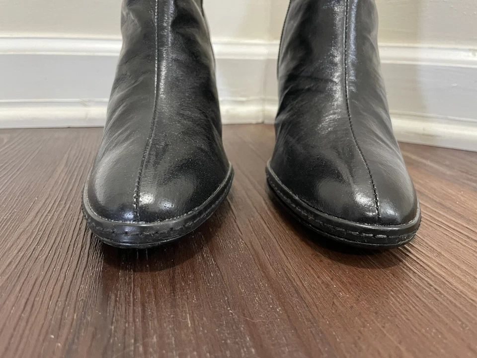 Botas Newport News para mujer de cuero negro hasta la rodilla talla 7 Foto 2 de 4