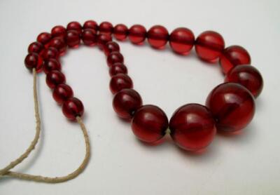 VINTAGE CHERRY AMBER BAKELITE GRADUATED ROUND PRAYER WORRY BEADS 47GMS FATURAN