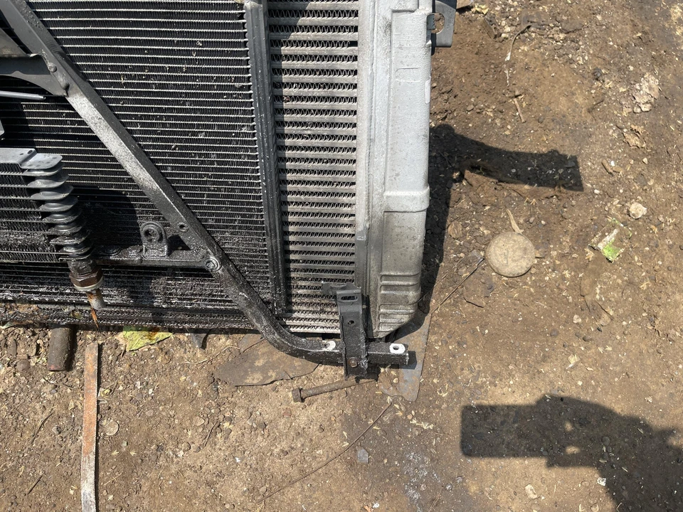 2001-2002 Chevrolet Silverado Sierra Loaded Radiator Support 6.6 Dmax LB7 Oem - Image 4 of 4