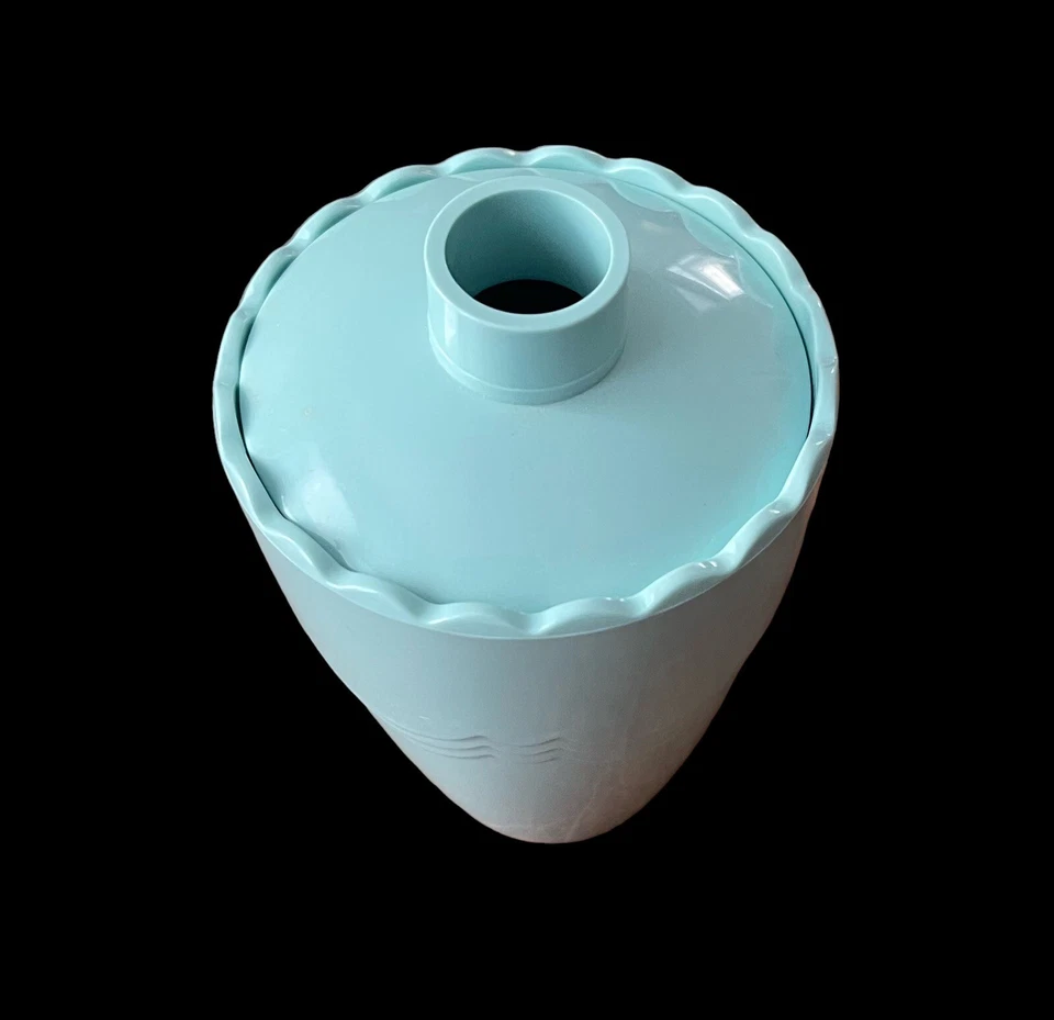 Plato de almacenamiento cubierto de plástico festoneado turquesa diario Martha Stewart difícil de encontrar de colección Foto 2 de 4