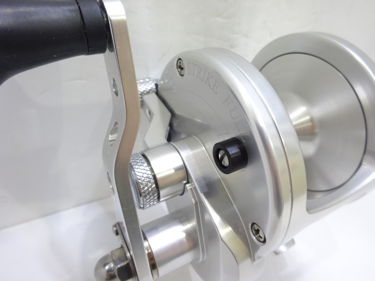 Avet JX60 Casting Reel - Right Hand  ship from japan