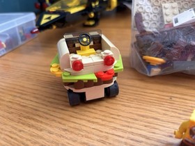 Lego 3833, Spongebob - Krusty Crab Adventures 75% complete set, w/ 4 figures