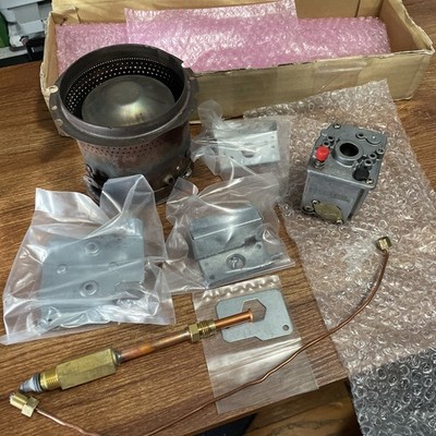 monitor heater 422 Parts. Burner Port Nipple Broke Off.