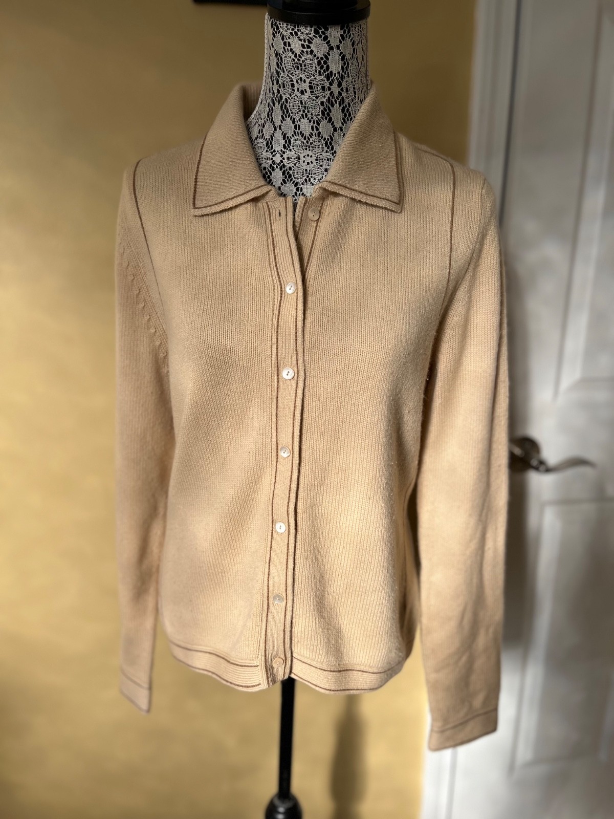 Vintage Neiman Marcus cashmere cardigan sweater - image 2