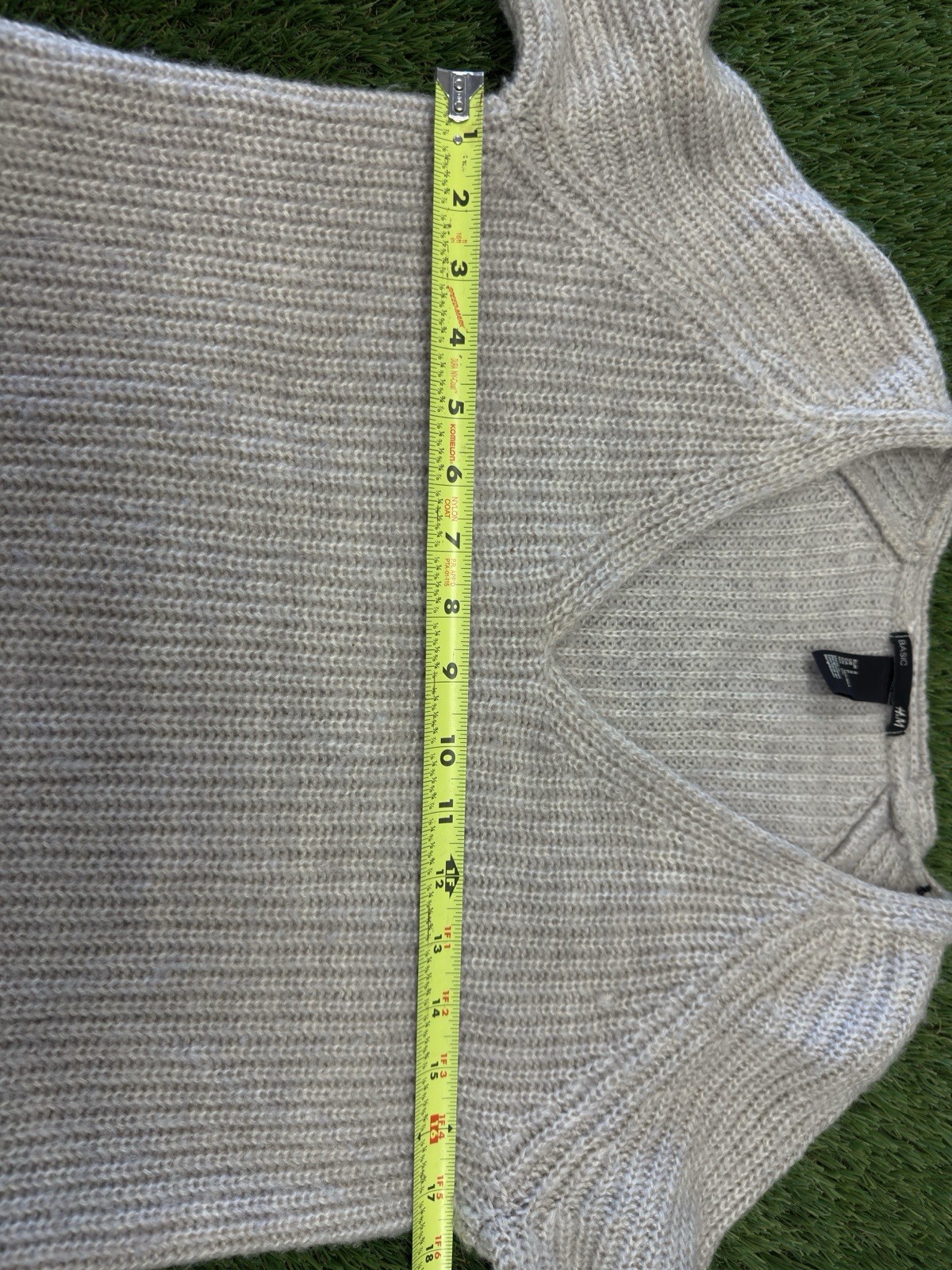 H&M Basic V-Neck Knit Sweater Womens Small Gray Long Sleeve Pullover thumbnail 6