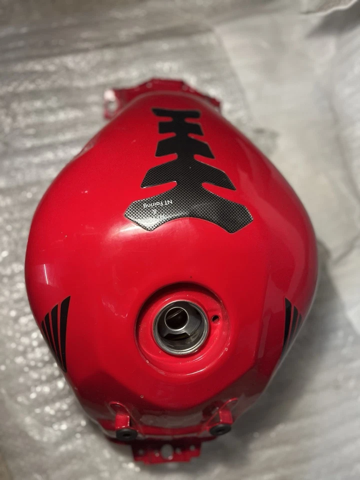 Tanque de combustible Honda CBR300R OEM 2019 - 2023 USADO ESTADO ROJO BUEN ESTADO Foto 3 de 4