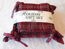 NEW UNUSED Holiday Park Designs Burgundy Plaid Washcloth 2 Towel Basket Set-GIFT