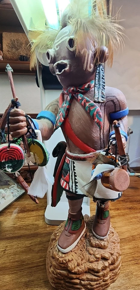 Poco común Kachina Toson Koyemsi, firmada, con TANTOS juguetes Foto 2 de 4