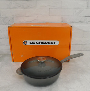 Le Creuset Classic Cast Iron 2.25 Quart Saucier,  - Flint Oyster