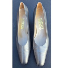 Salvatore Ferragamo Metallic Pewter Leather Sculpted Kitten Heel Pumps Sz 10 2A