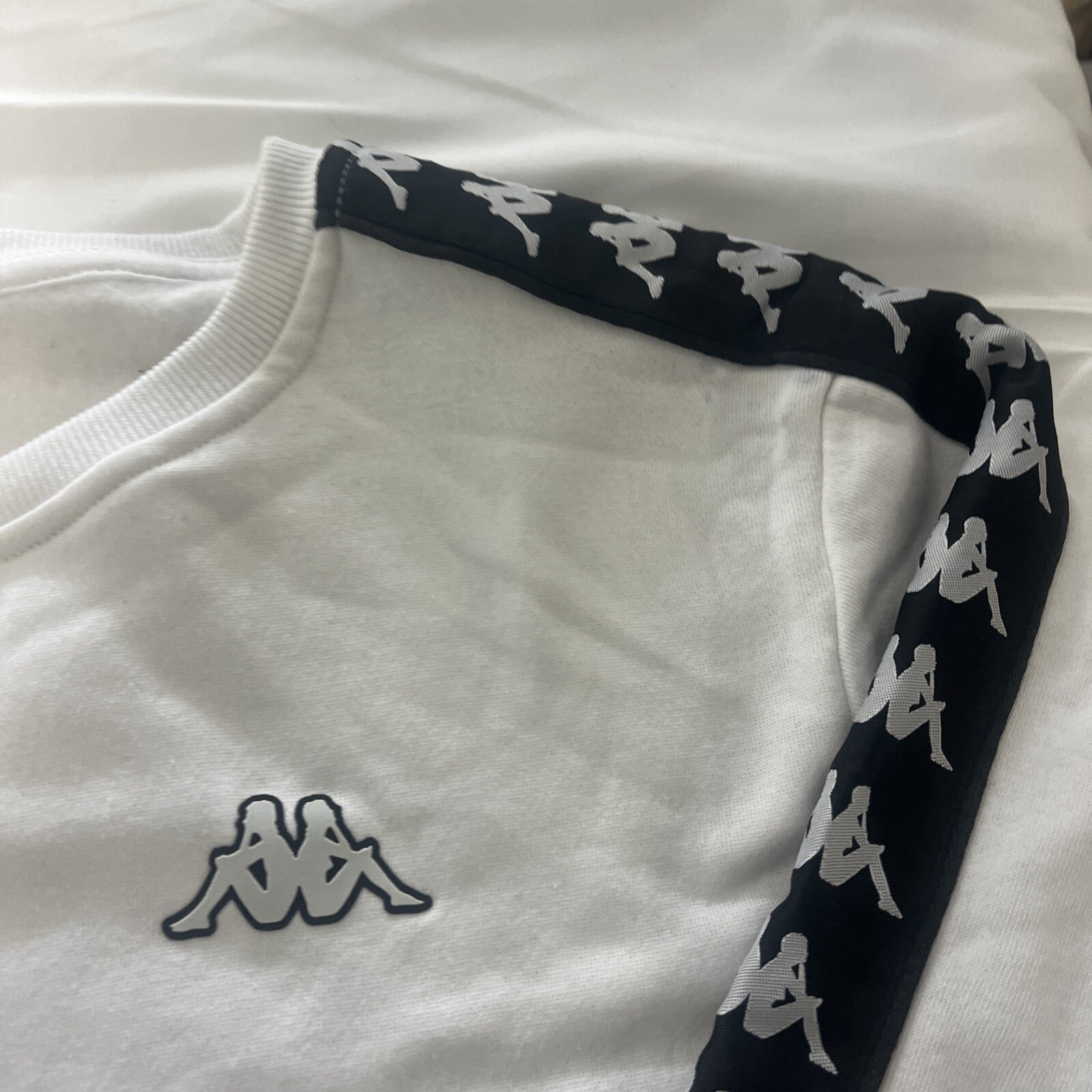 RARE Kappa Women 222 Banda Amay Crew Sweatshirt White Black image 4