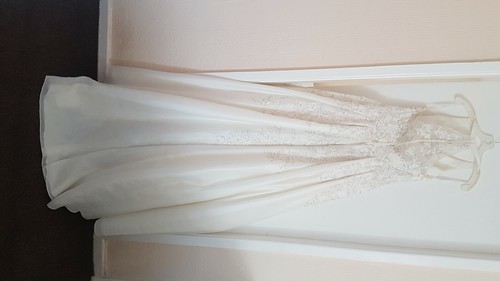 David's bridal ivory wedding dress. size 10 - Picture 9 of 10