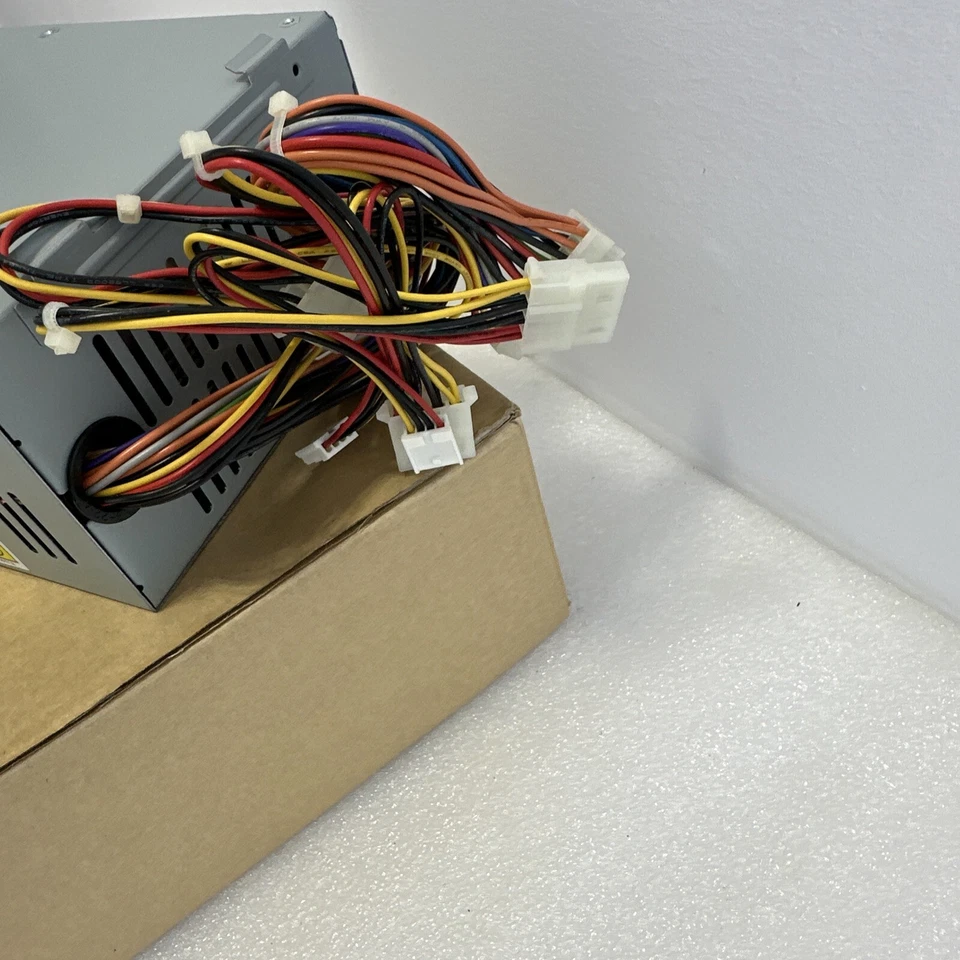 Fuente de alimentación IBM modelo ibm-150pfc 150 vatios nueva en caja Foto 3 de 4