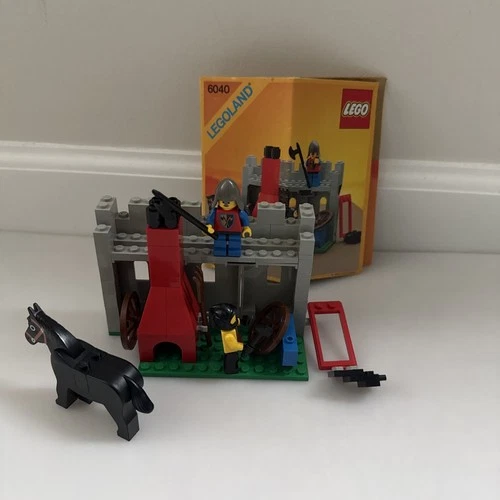 LEGO Castle: Blacksmith Shop (6040) 100% complete with instructions NO BOX