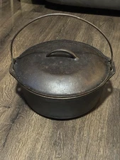 Vtg LODGE  8 Cast Iron 10-1/4 Skillet Dutch Oven w/LID Made In USA Camp Fire Pan