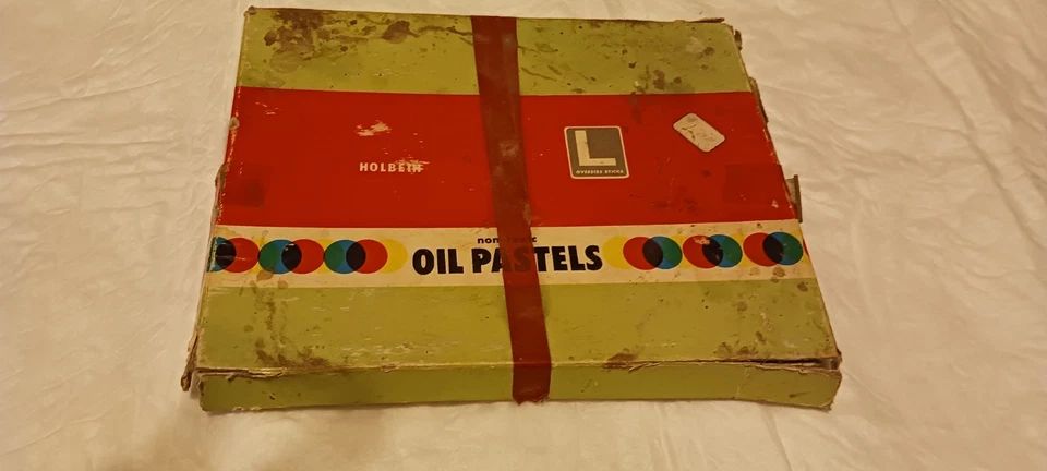 Vintage Holbein Oversized Oil Pastels Box Of 36 - Image 2 of 4