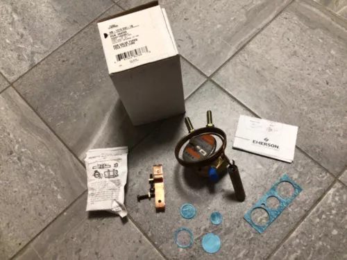 EMERSON  XB1019CW1B XB-1019 CW-1B Thermo Valve  Assembly -10F To 50F 5' Tube