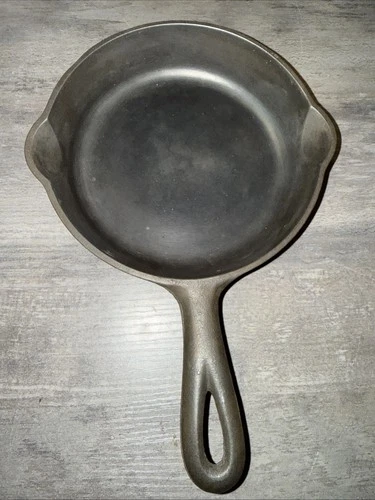 Griswold 709B Large Block Slant Logo #3 Cast Iron Skillet w/ Heat Ring "ERIE"