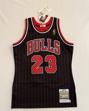 Mitchell  Ness Chicago Bulls Michael Jordan 1996-97 Hardwood Classics Jersey