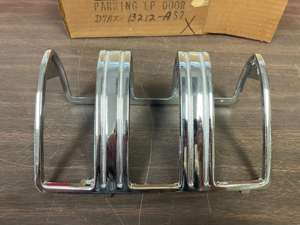 Ford LTD GALAXIE LH 1975 1976 1977 1978 LUZ DE ESTACIONAMIENTO BISEL MOLDURA 1025 Foto 2 de 4