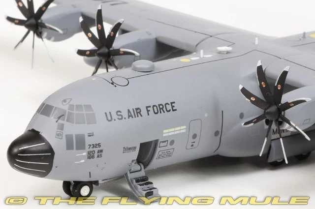 GeminiJets 1:200 C-130H Hercules USAF 120th AW, 186th AS MT ANG #96-7325 Foto 3 de 4
