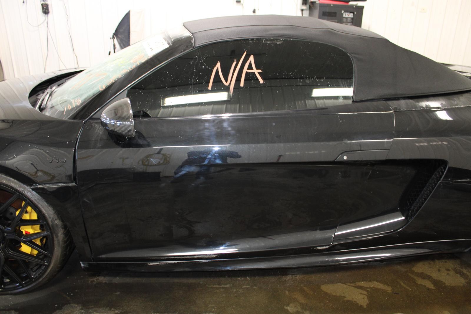 Audi R8 2011 Door framework