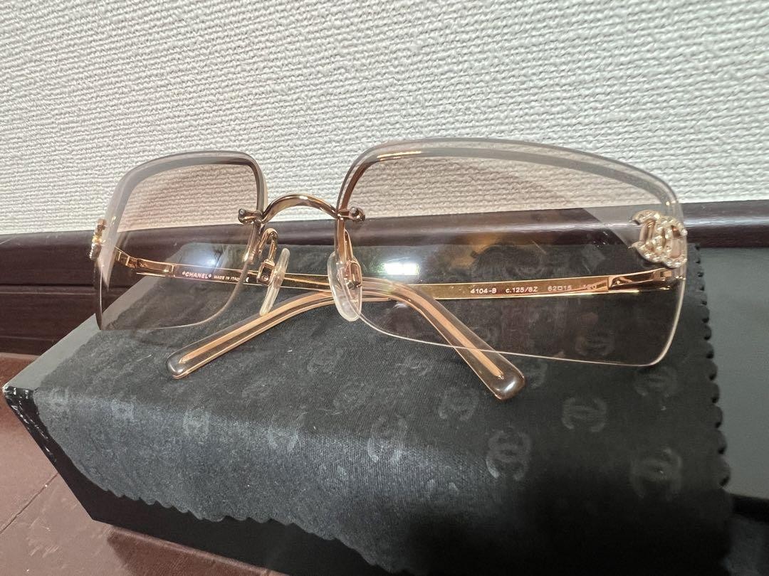 CHANEL Coco Mark Rhinestone Sunglasses with Logo Detail