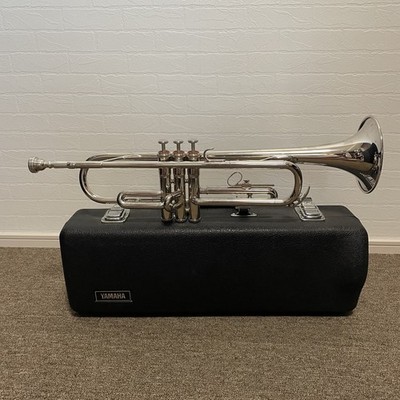 YAMAHA YTR-1310 Trumpet Silver color with Hard Case & Mouthpiece