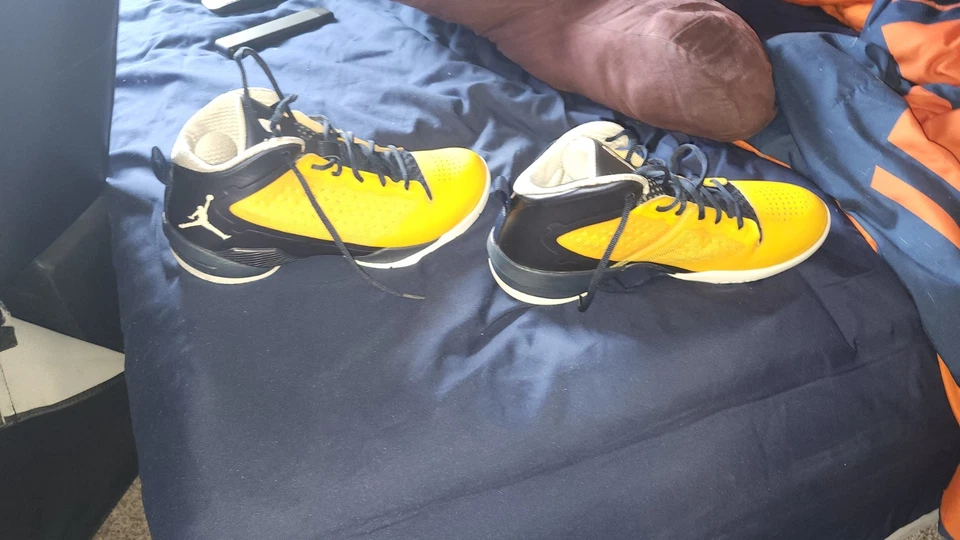 D Wade Marquette Jordans - Image 3 of 4