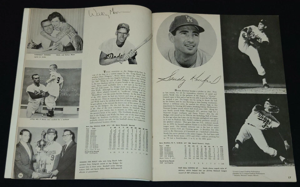 1962 - LOS ANGELES DODGERS - MLB - SOUVENIR YEARBOOK - ORIGINAL - Image 3 of 4