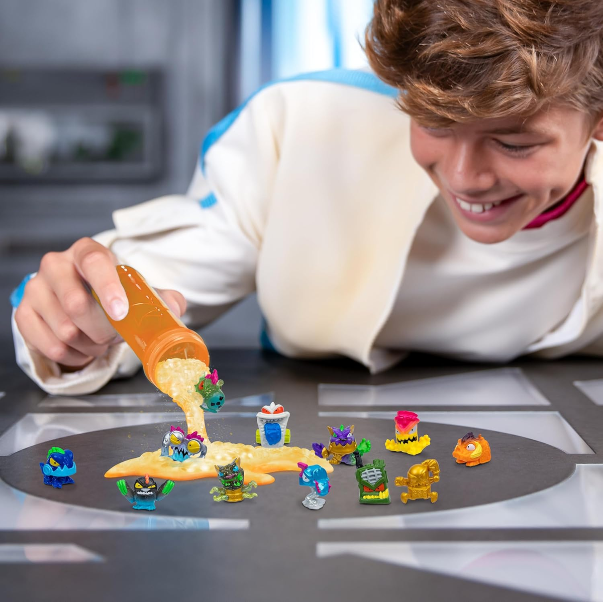 Swarms Series 2, Atomic Series 12 Pack - Night Fright Panther, Add