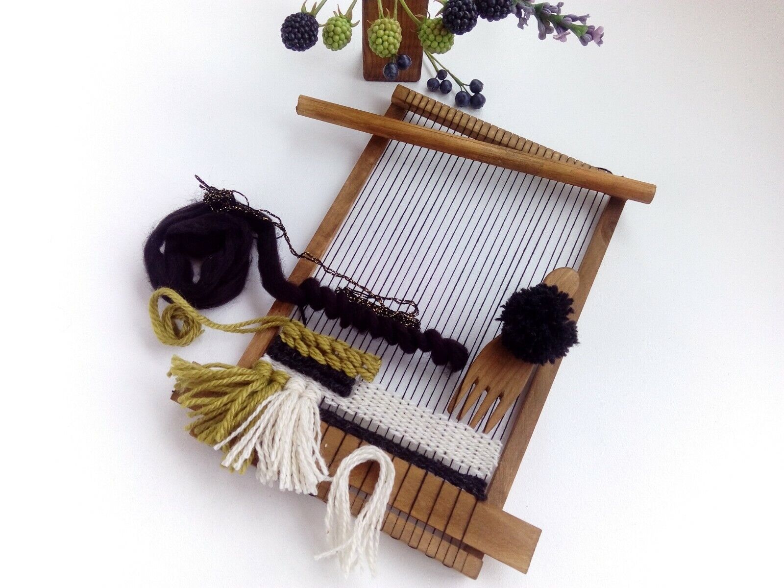 Tapestry Weaving Kit for Adults Weaving Frame Loom with Yarn and