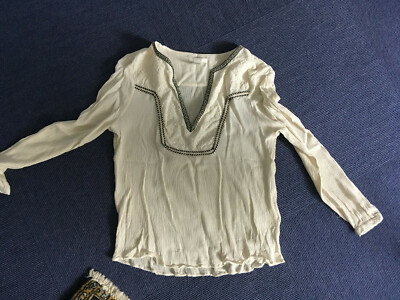 schöne wollweiße Bluse m. Borten von H & M, Gr. 38, leider mit kleinem Fehler
