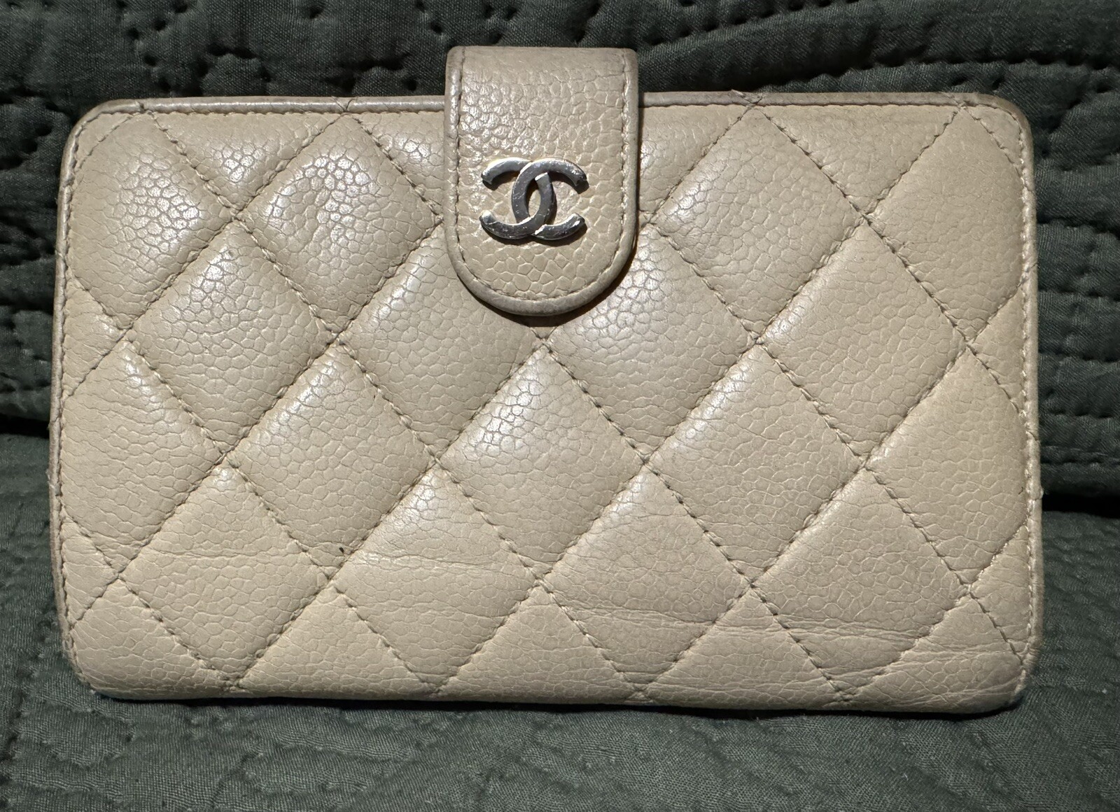 Chanel Caviar Quilted Leather Zipped Pocket Beige Wallet - Pre-Owned-image