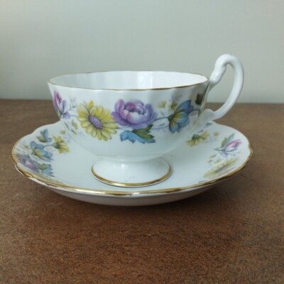 Vintage, St.Louis Fine Bone China 'Floral' Teetasse & Untertasse