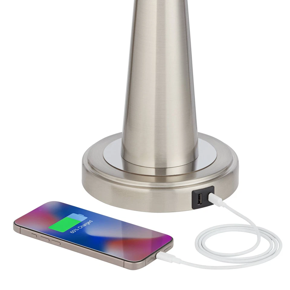 Juego de 2 lámparas de mesa USB de níquel cepillado Embracing Change Vicki Foto 4 de 4