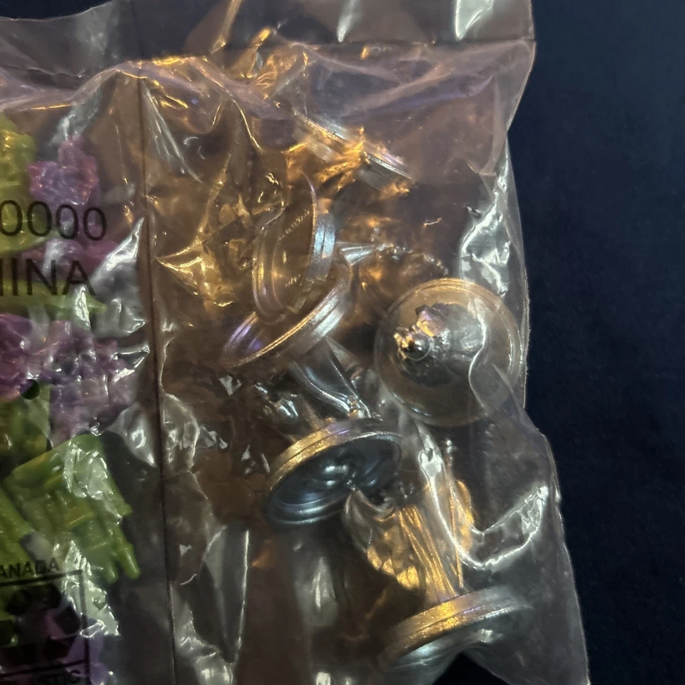 Piezas de juego de repuesto Monopoly Disney Villians. Nuevo, nunca abierto, como nuevo con dados Foto 2 de 4