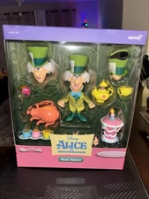 Disney Ultimates Alice in Wonderland Mad Hatter Action Figure Super 7 New in box