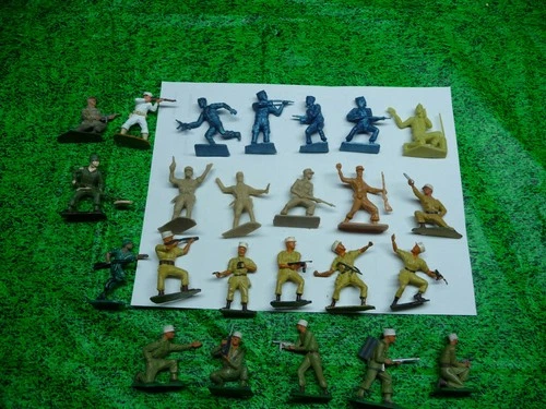 WW2 LOT 18 French army  PLASTIC VINTAGE 1:32 RARE   . !!!