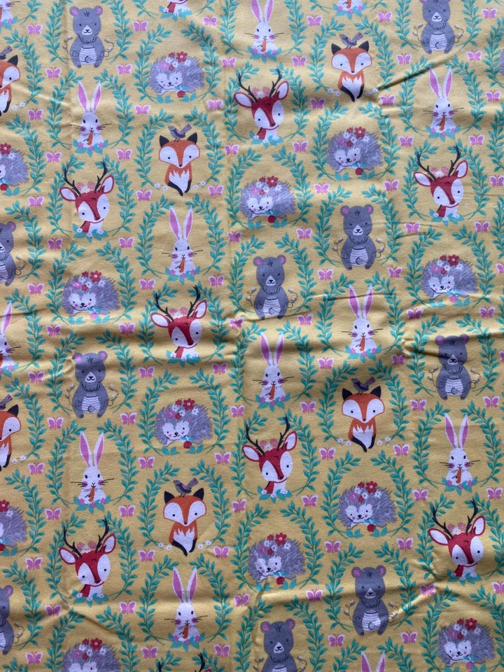 FRANELA TELA TRADICIONAL 2017~Animales amarillos del bosque~CORONA DE LAUREL~Zorro~GUARDERÍA~ Foto 2 de 4