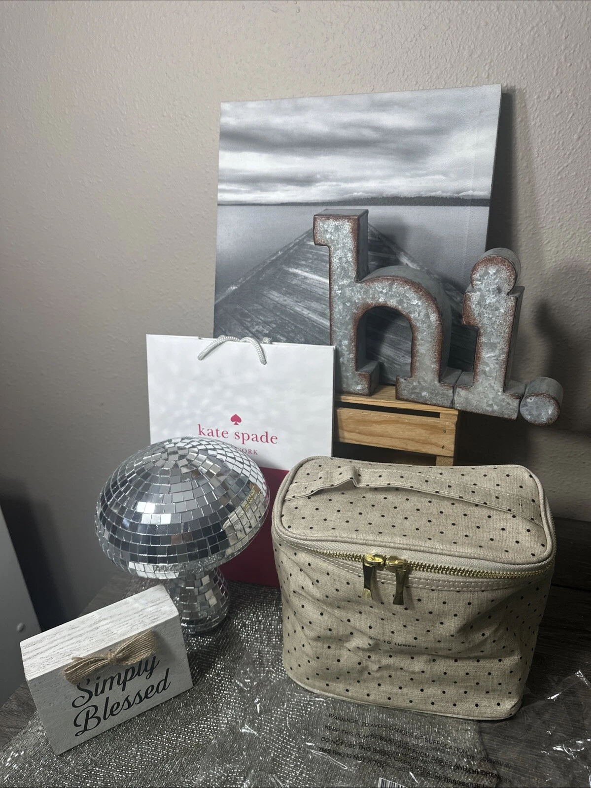 Borsa pranzo isolata Kate Spade New York OUT TO LUNCH rivestita con logo a pois nuova senza etichette