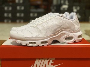 nike tn triple white