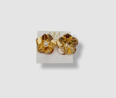 $36 Neiman Marcus Women's Gold Metal Flower Pearl Stud Earrings