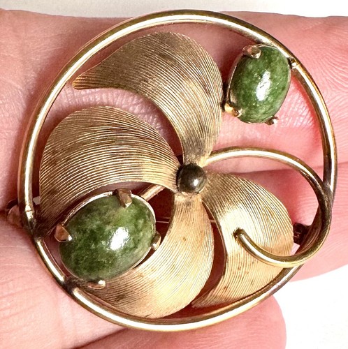 Spilla vintage Carl Art giada verde 1/20 oro 12 carati fiore pieno metà secolo firmata - Foto 5 di 7