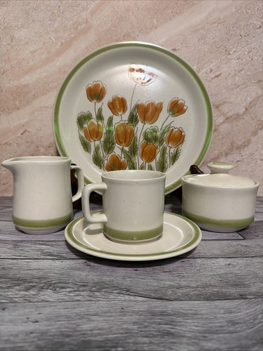 Service For 4 - 14 Pc Set VTG Meadowbrook Stoneware Spring Collection