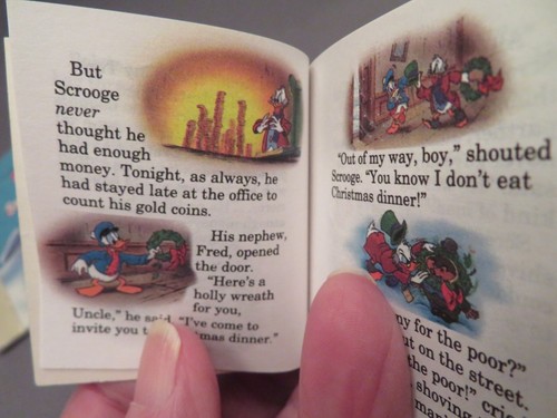 2 - RARE Vtg DISNEY Mini 2.5” Golden Books Mickeys Christmas Carol, Snow Puppies - Picture 6 of 6