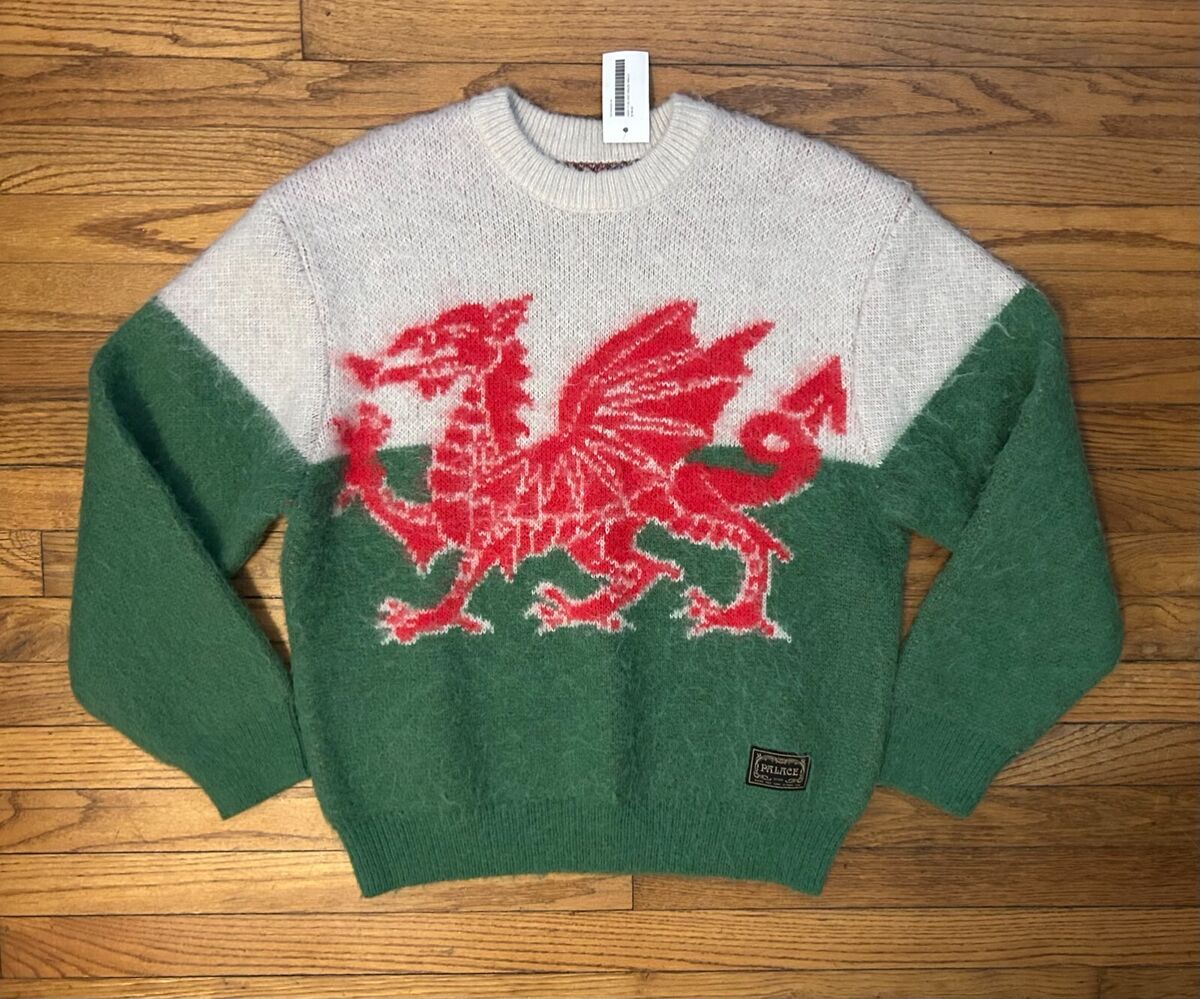 NWT Palace Skateboards Hairy Flag Knit Whales Sweater (size NWT Palace Skateboards Hairy Flag Knit Whales Sweater (size