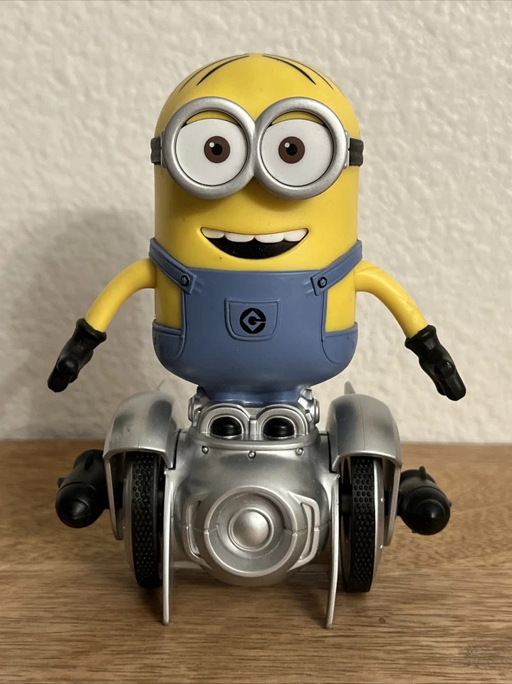 MINION TURBO DAVE 5.5” FIGURE SELF BALANCING ROBOT PLASTIC TOY - Image 2 of 4